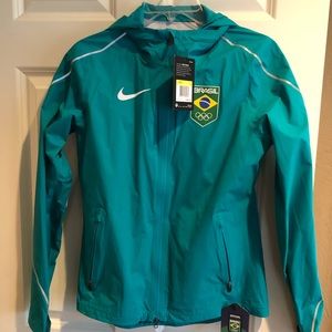 NWT Nike Shield Women’s Brazil Jacket Green S
